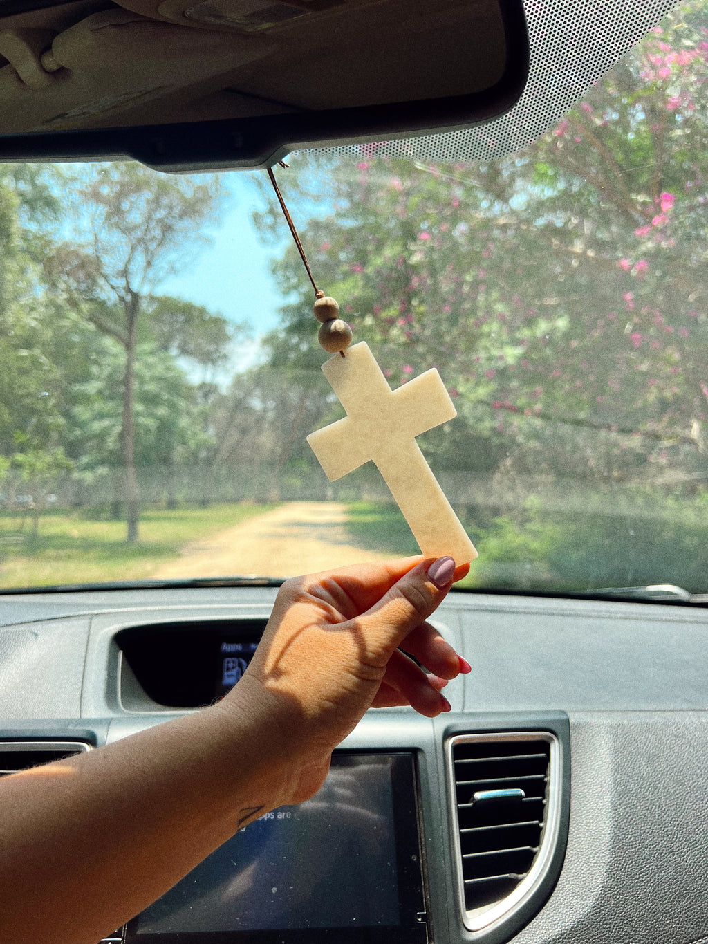 Cross Car Essential Oil Diffuser